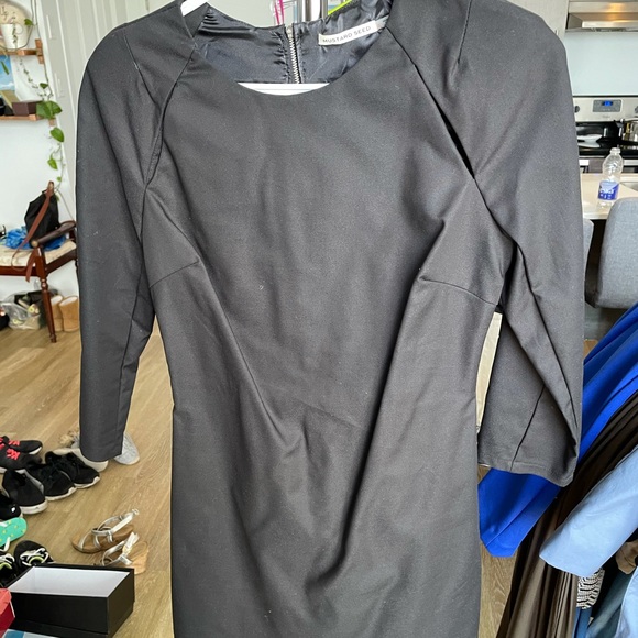 Black dress - Picture 1 of 3